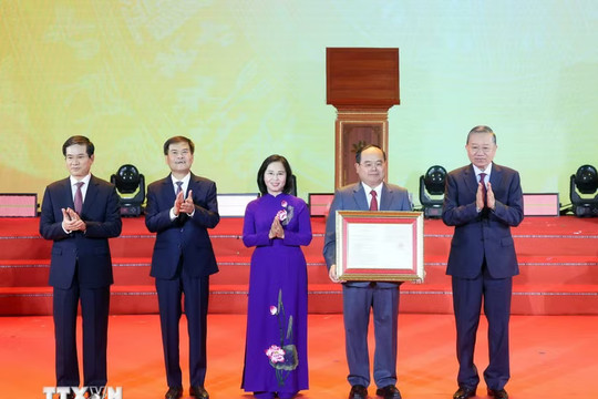 Tổng Bí thư, Chủ tịch nước Tô Lâm dự Lễ công bố thành lập thành phố Quảng Ninh và đón nhận Huân chương Lao động hạng Nhất