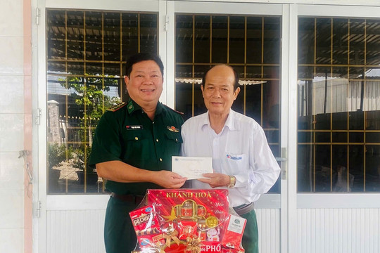 Bộ đội Biên phòng An Giang thăm, tặng quà gia đình chính sách dịp Quốc khánh 2/9