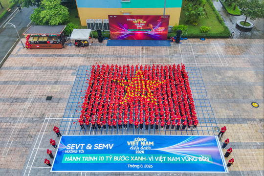 Nhân viên Samsung Việt Nam tự hào “Cùng Việt Nam tiến bước”