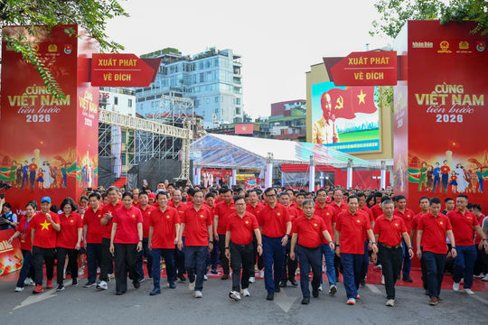 Nối dài 10 tỷ bước xanh "Cùng Việt Nam tiến bước"