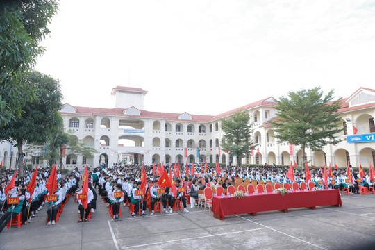 Trường THPT Kim Sơn B - Ninh Bình chính thức đổi tên thành Trường THPT Trần Đại Quang