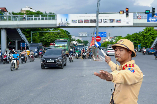 Chủ động từ sớm, phân luồng từ xa, sẵn sàng đón dòng phương tiện trở lại Thủ đô
