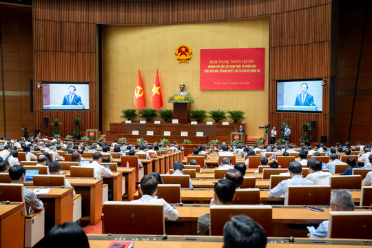 Chuyên đề “Những nội dung trọng tâm, cốt lõi Nghị quyết của Bộ Chính trị về Chiến lược công tác tư tưởng trong bối cảnh mới”