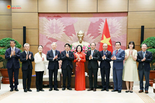 Thúc đẩy triển khai các dự án nghiên cứu chung trong các lĩnh vực bán dẫn