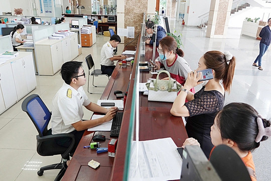 Hướng dẫn tạm nộp thuế thu nhập cá nhân trong thời gian chờ sửa đổi quy định về phương pháp tính thuế