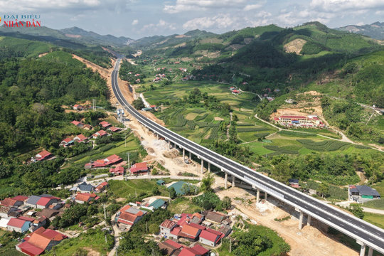 Bảo đảm an ninh, an toàn giao thông tại công trường cao tốc Hữu Nghị – Chi Lăng