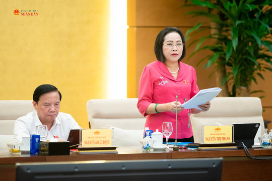 Không luật hóa các thủ tục hành chính, giấy phép, điều kiện kinh doanh không cần thiết