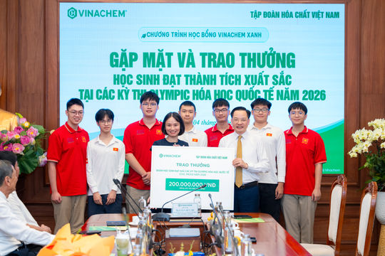 Vinachem gặp mặt, trao thưởng học sinh xuất sắc tại các Kỳ thi Olympic Hoá học Quốc tế
