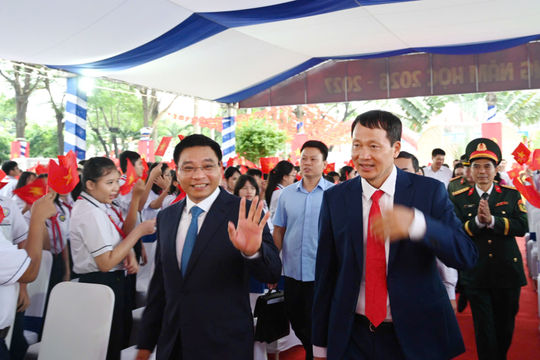 Phó Thủ tướng Nguyễn Văn Thắng dự khai giảng năm học mới tại TP. Đồng Nai