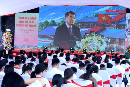 Học sinh vùng biên giới Hà Tĩnh háo hức đón năm học ở ngôi trường mới