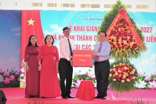 Đại tướng Nguyễn Trọng Nghĩa dự lễ khai giảng năm học mới tại Tây Ninh