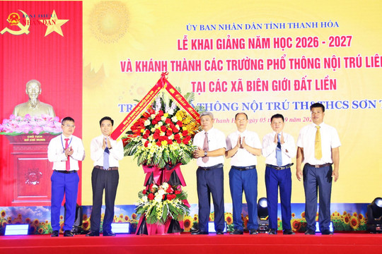 Phó Chủ tịch Quốc hội, Thượng tướng Nguyễn Doãn Anh dự Lễ khai giảng tại Thanh Hóa