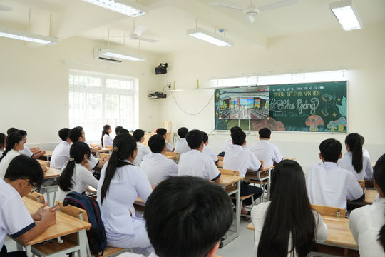 TP. Hồ Chí Minh: Bảo đảm điều kiện học tập cho học sinh trong năm học mới
