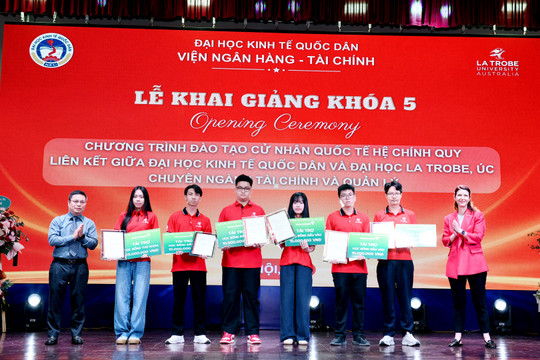 Đại học Kinh tế Quốc dân khai giảng khóa 5 chương trình cử nhân quốc tế NEU LATROBE