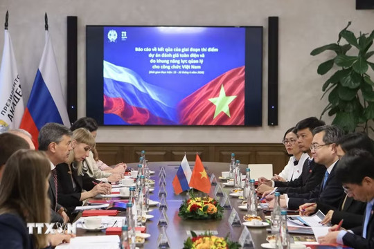 Trưởng Ban Chính sách, chiến lược Trung ương làm việc với lãnh đạo Học viện Tổng thống Nga