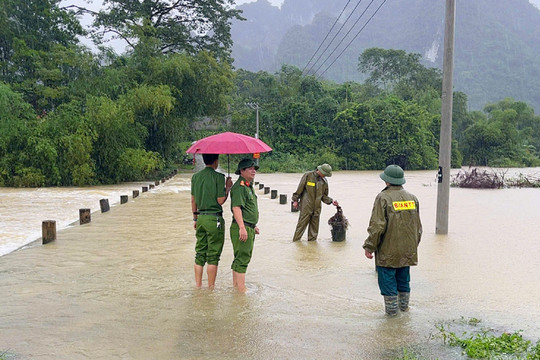 Lực lượng Công an chủ động ứng phó với diễn biến áp thấp nhiệt đới và mưa lớn