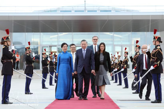 Vietnam’s top leader concludes official visit to France