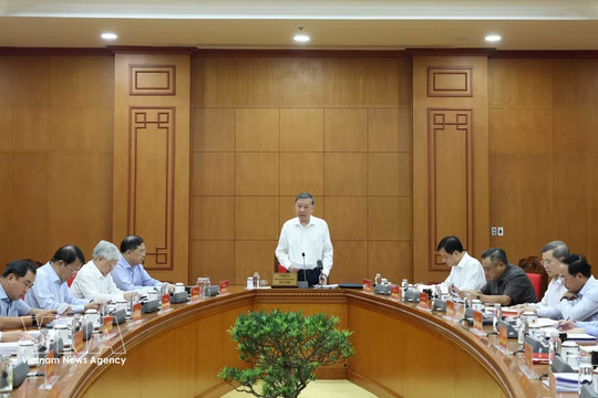 Top leader calls for clearer rules on Party members engaged in private business