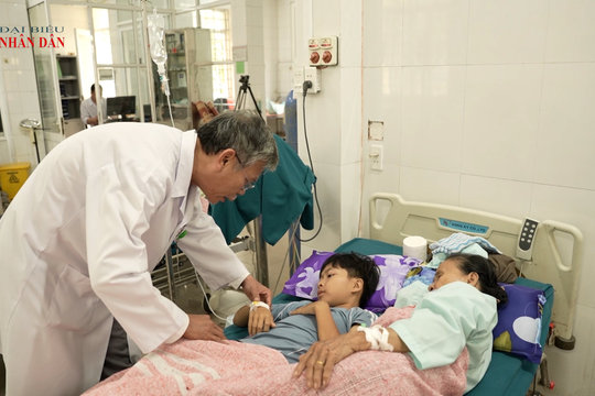 Xác minh vụ 42 người có triệu chứng bất thường sau ăn bánh mì