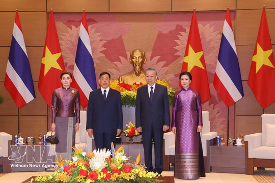 Top leader hosts welcome ceremony for King and Queen of Thailand