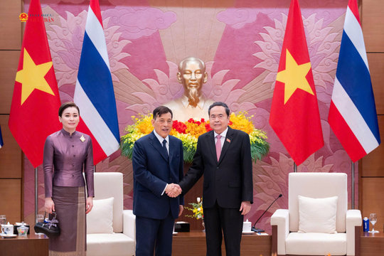 Chủ tịch Quốc hội Trần Thanh Mẫn hội kiến Nhà vua và Hoàng hậu Thái Lan