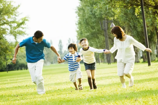 Khuyến sinh ở Việt Nam: Từ khuyến khích sinh con đến kiến tạo một xã hội thân thiện với gia đình