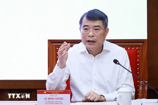 Thủ tướng Lê Minh Hưng trao đổi Chuyên đề về nâng cao năng lực điều hành của Chính phủ