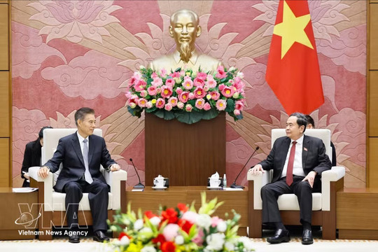 Top legislator calls for stronger legislative cooperation with China