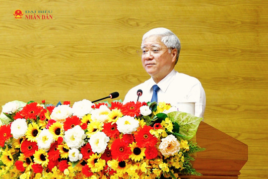 Phó Chủ tịch Thường trực Quốc hội Đỗ Văn Chiến dự Hội nghị chuyển giao Bộ học liệu “Bình dân học vụ số” cho Thành ủy Đồng Nai