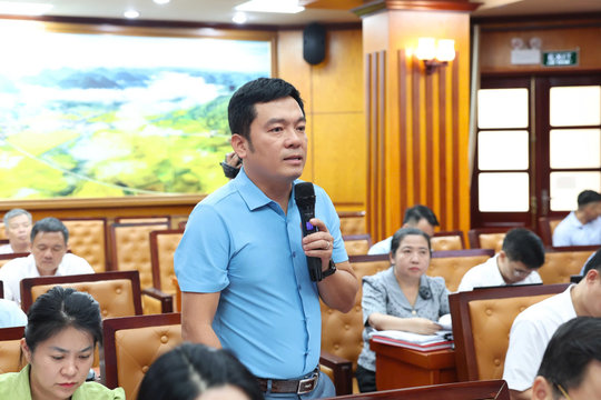 Hỏi: Hoạt động chất vấn tại phiên họp Thường trực HĐND được thực hiện như thế nào theo quy định mới?