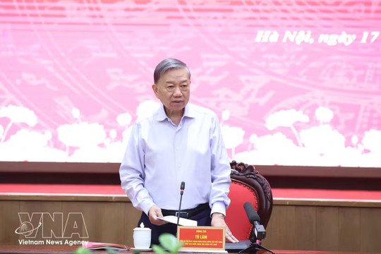 Hanoi must make personnel evaluation reform a breakthrough: Top leader