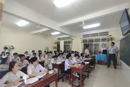Cà Mau ứng dụng công nghệ số, khắc phục thiếu cục bộ sách giáo khoa