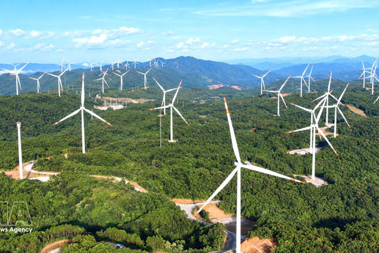 Two new power projects to add 400 MW to Quang Tri's wind power capacity