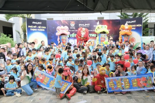 PVFCCO - Phú Mỹ mang Tết Trung thu đến con em nhà nông