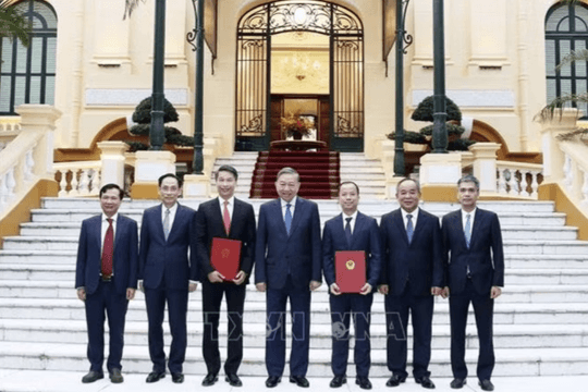 Trao Quyết định bổ nhiệm Đại sứ
