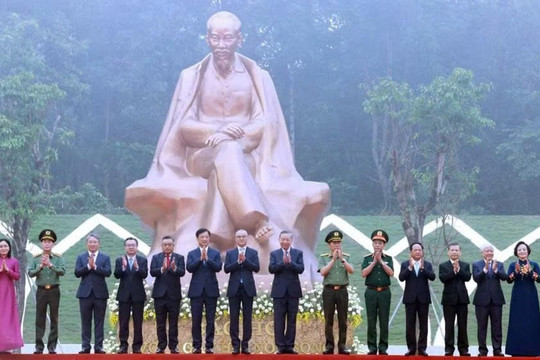 Lễ kỷ niệm 72 năm Ngày Bác Hồ về thăm Đền Hùng và khánh thành Tượng đài “Bác Hồ với ngày hội non sông”