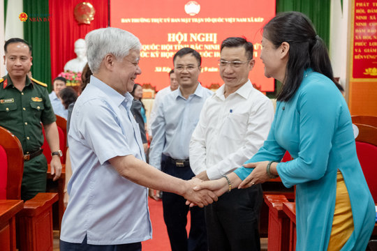 Phó Chủ tịch Thường trực Quốc hội Đỗ Văn Chiến tiếp xúc cử tri tại xã Kép, tỉnh Bắc Ninh