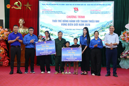 Tuổi trẻ Quốc hội đồng hành với thanh thiếu nhi vùng biên giới Lai Châu