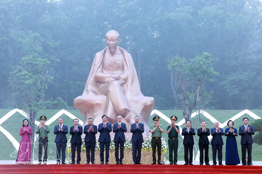 Top leader attends ceremony marking 72 years since President Ho Chi Minh’s visit to Hung Kings Temple