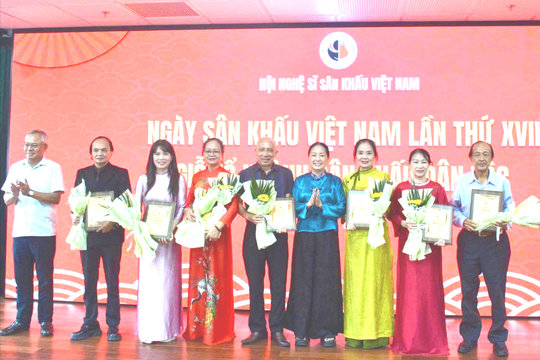 Tri ân tổ nghề, đoàn kết sáng tạo vì nghệ thuật sân khấu Việt Nam