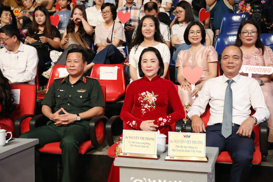 Phó Chủ tịch Quốc hội Nguyễn Thị Thanh dự Gala Kỷ niệm 18 năm Chương trình “Trái tim cho em - Thắp sáng ước mơ”