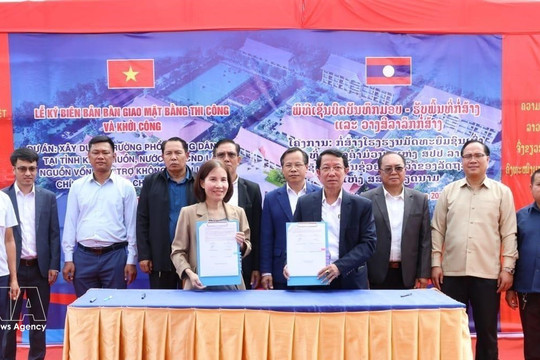 Vietnam, Laos step up cooperation in education, human resources development