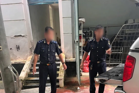 Hải quan phát hiện hơn 800 kg thực phẩm không rõ nguồn gốc