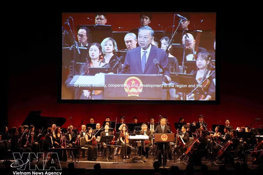 Top leader meets with Vietnamese community in US