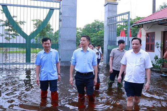 Thanh Hóa: Khẩn trương khắc phục ngập úng, làm sạch trường lớp để học sinh trở lại