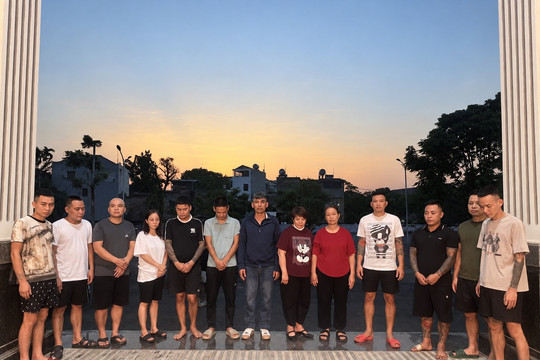 Tuyên Quang: Triệt xóa tụ điểm đánh bạc lưu động trên đồi cây, thu giữ gần 500 triệu đồng