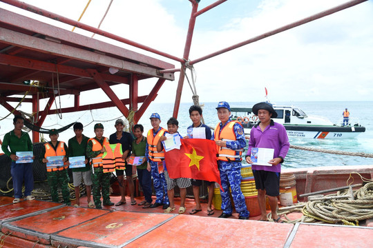 Nâng cao ý thức chấp hành pháp luật cho ngư dân, chủ phương tiện, thuyền trưởng tàu cá