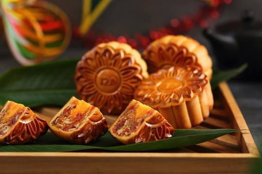 Trẻ lưu ý gì khi ăn bánh trung thu ?