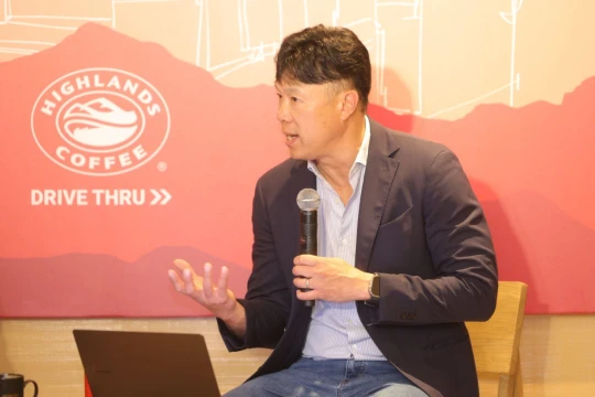 Trước thềm IPO, David Thái chi 2.300 tỷ đồng mua lại 11% Highlands Coffee: Vì sao chỉ cần đúng 51%?