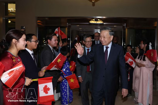 Top leader begins state visit to Canada